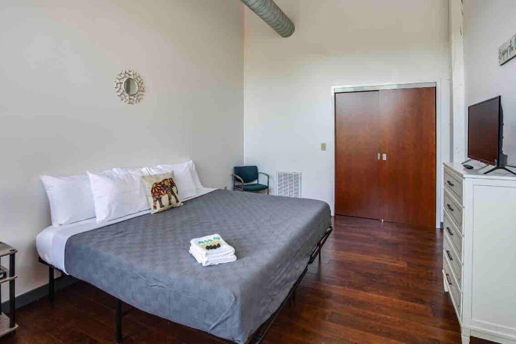 Ny Style Centric Loft With King Bed By Park Av. Leilighet Rochester Eksteriør bilde